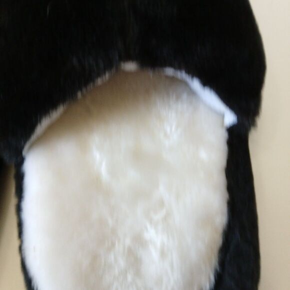 Areopostale Fuzzy Penguin Slippers Medium 7-8/Black, White,Orange/Slip-on CUTE - Picture 7 of 16